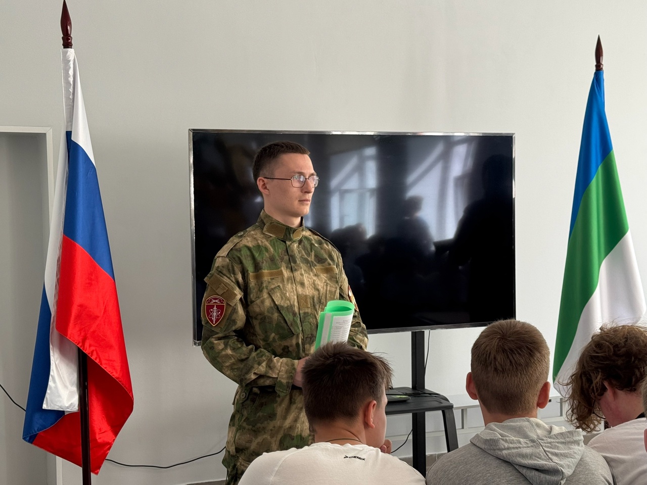 «Гагаринцы» завершили учебный год: строевая подготовка, история и победы в патриотических мероприятиях.